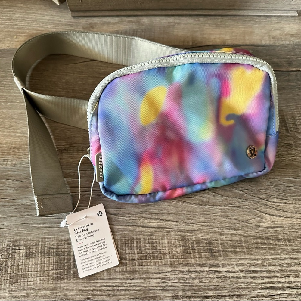 Brand New with tags limited edition Lululemon Tie-Dye Everywhere Bag